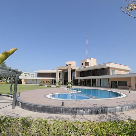 Club Heaven Palanpur Hotel Luaran gambar