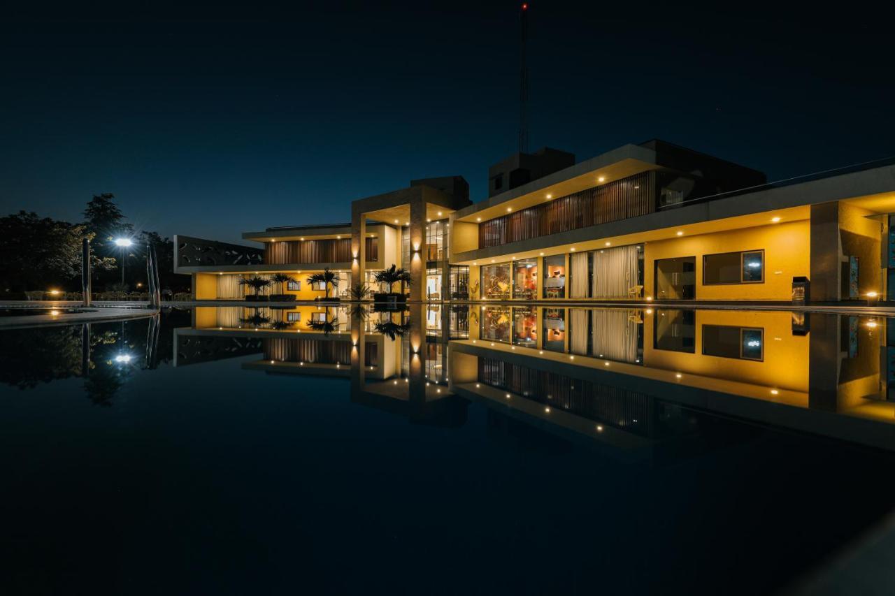Club Heaven Palanpur Hotel Luaran gambar