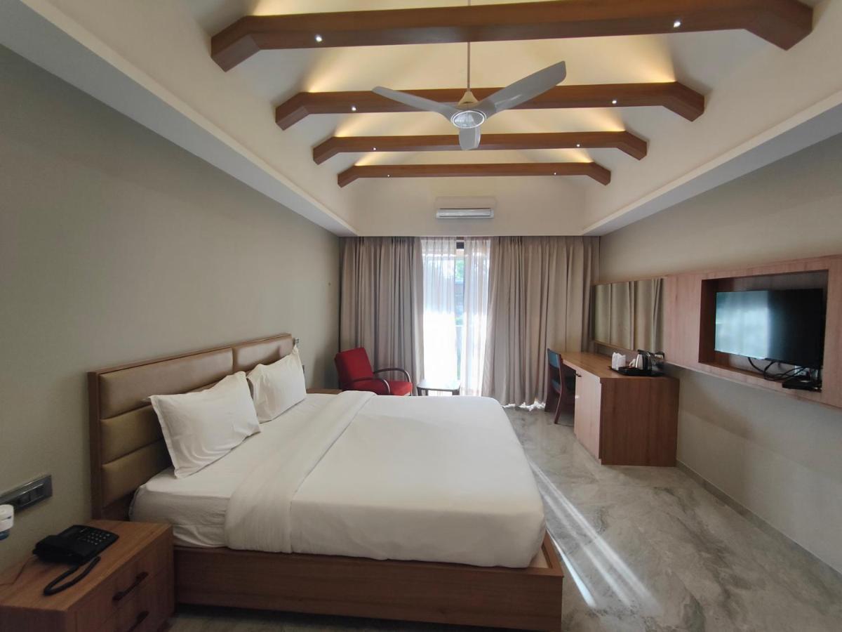 Club Heaven Palanpur Hotel Luaran gambar