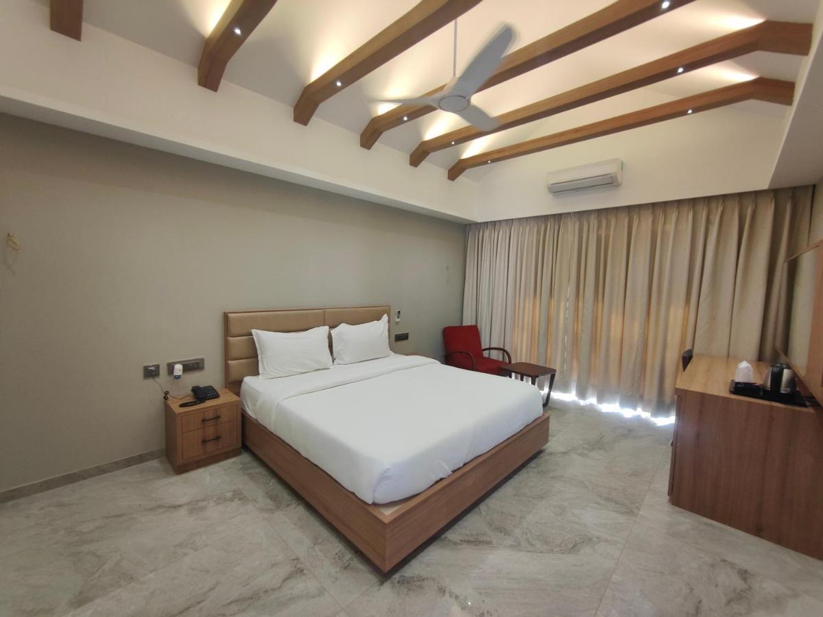Club Heaven Palanpur Hotel Luaran gambar