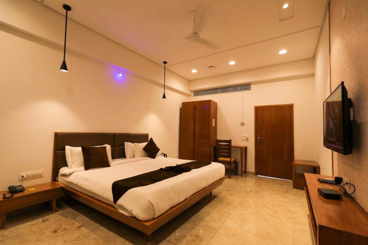 Club Heaven Palanpur Hotel Luaran gambar