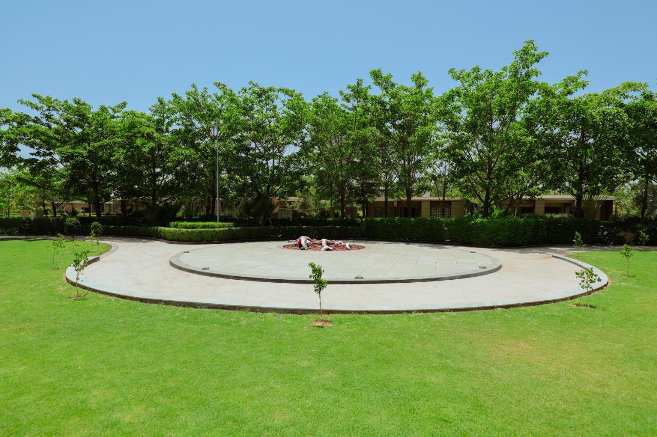 Club Heaven Palanpur Hotel Luaran gambar