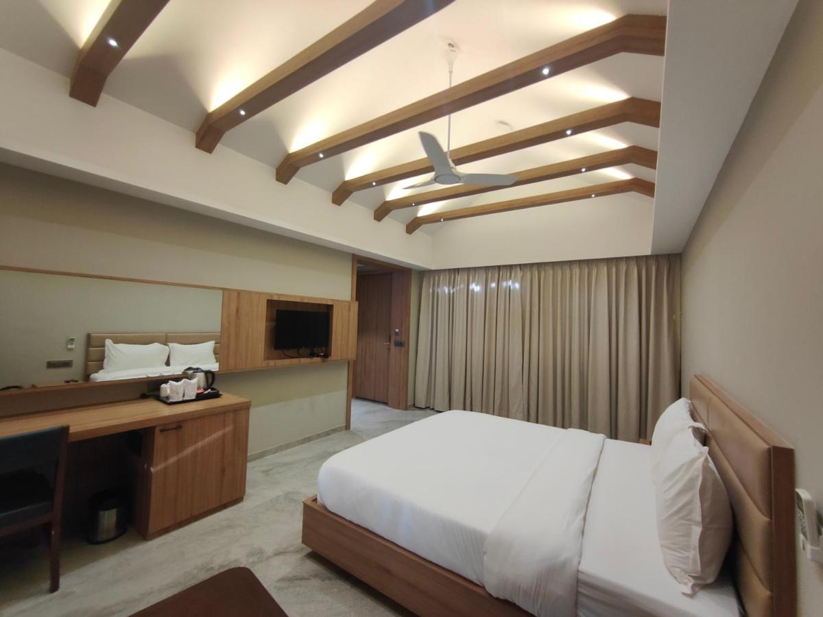 Club Heaven Palanpur Hotel Luaran gambar