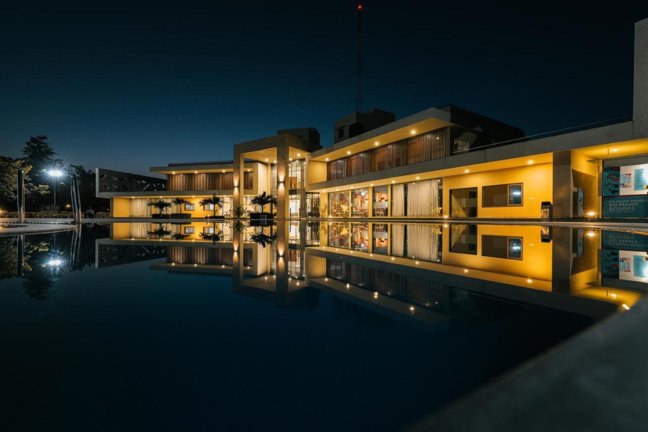 Club Heaven Palanpur Hotel Luaran gambar