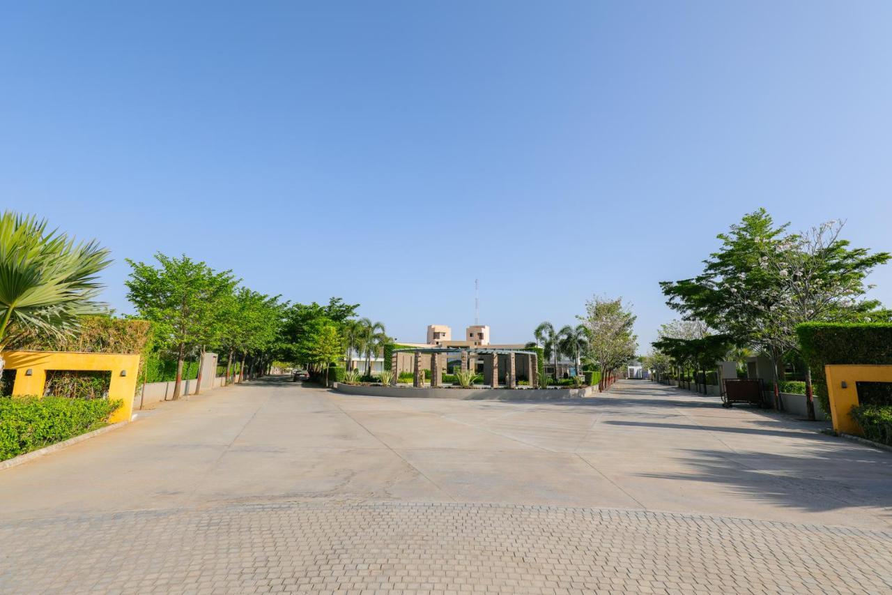 Club Heaven Palanpur Hotel Luaran gambar