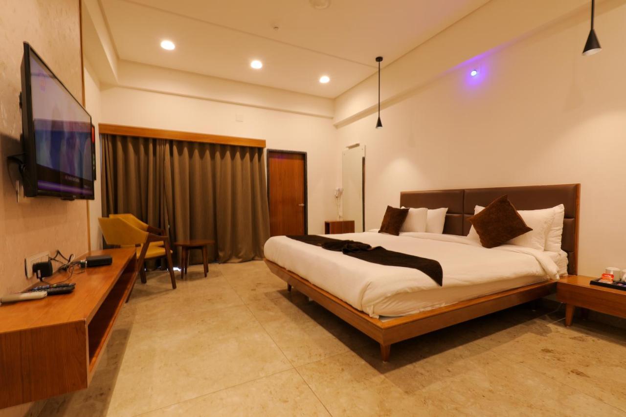Club Heaven Palanpur Hotel Luaran gambar