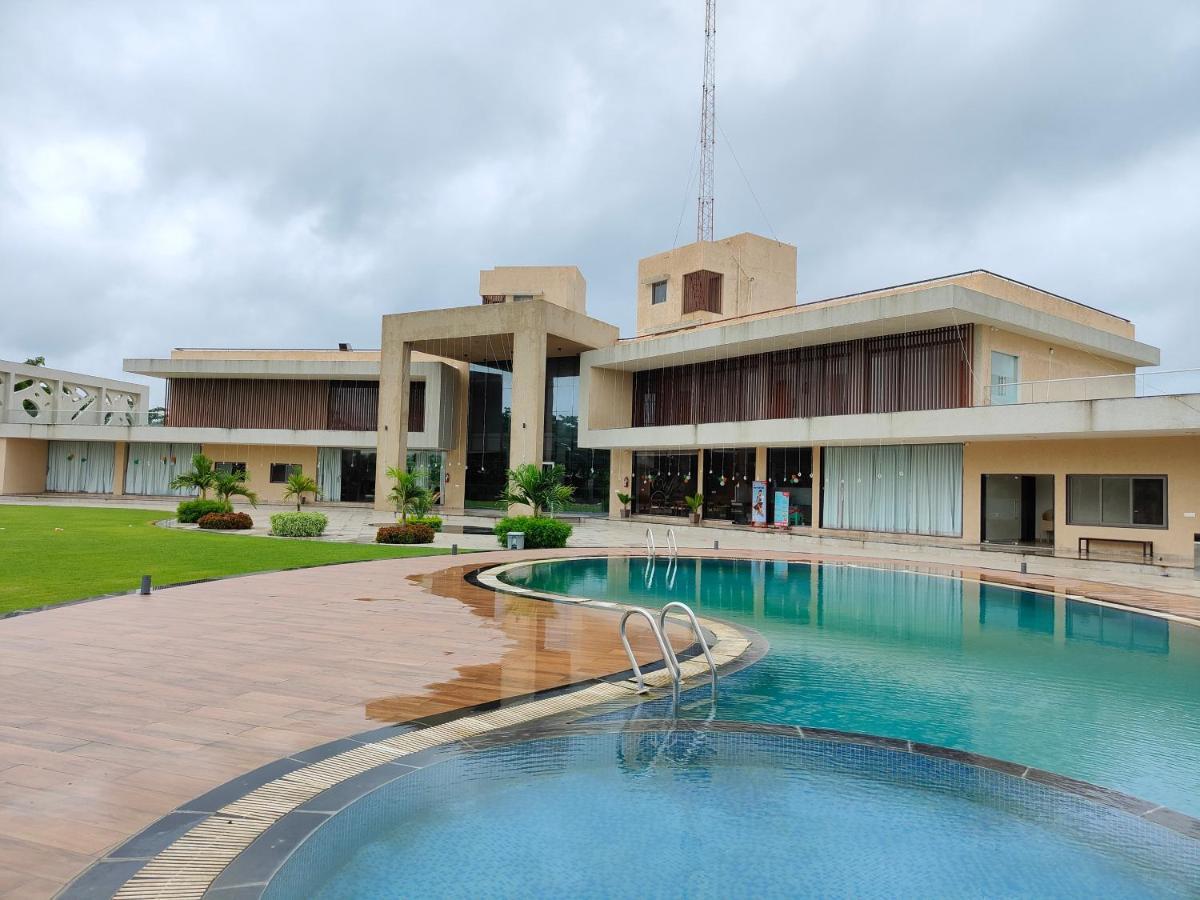 Club Heaven Palanpur Hotel Luaran gambar